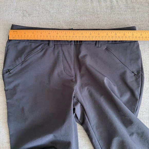 Lole Womens Black Travel Pants Sz 8 Nano Carbon Light Flare Leg UPF 50 Stretch - Picture 6 of 16